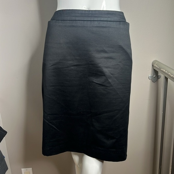 Yves Saint Laurent Sz 42 Black 100% Cotton Back Zip Skirt - Picture 2 of 8